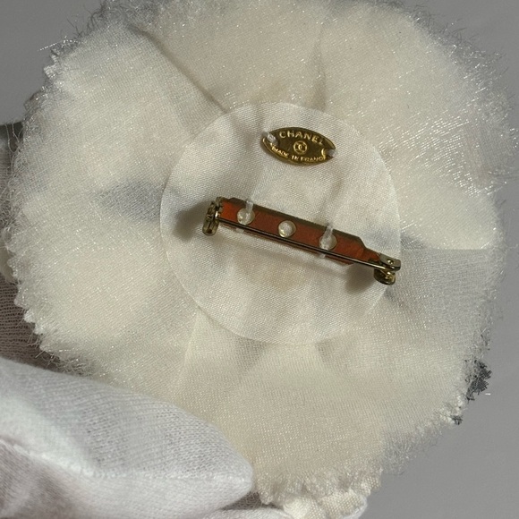 Authentic. CHANEL Broocb - Picture 13 of 13